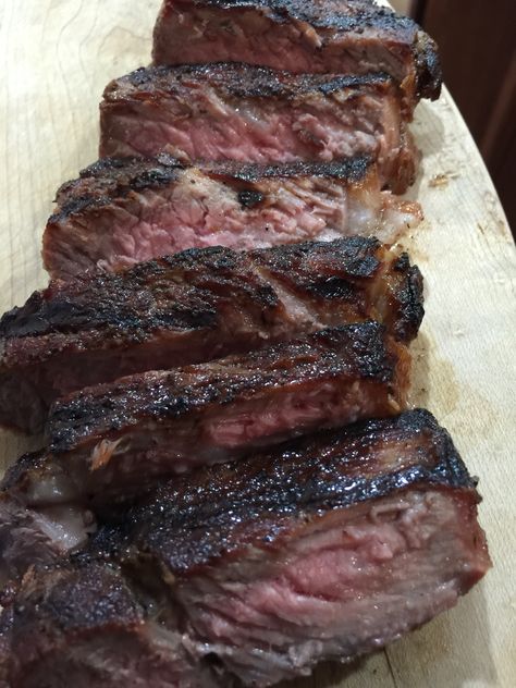 #NewYorkstrip #weber #kingsford Sous Vide Ribeye, Venison Backstrap, Sirloin Tips, Strip Steak, Steak Dinner, Pan Seared, Steak Recipes, Easy Salads, Food Obsession