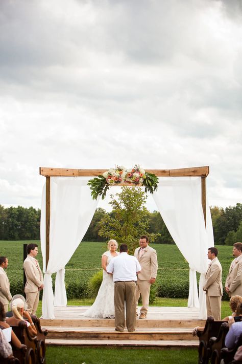 Wedding Trellis Decoration, Outdoor Wedding Altars, Outdoor Wedding Gazebo, Perfect Wedding Pictures, Wedding Trellis, Ceremony Decor Wedding, Summer Mother Of The Bride Dresses, Floral Wedding Arch, Diy Wedding Arch