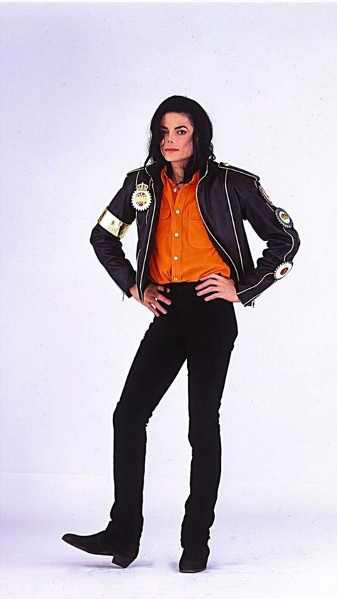 Michael Jackson Clothes, Michael Jackson Outfits, Michael Jackson Poster, Michael Jackson Wallpaper, Photos Of Michael Jackson, Michael Jackson Pics, Elvis Presley Photos, Jackson Family, The Jacksons