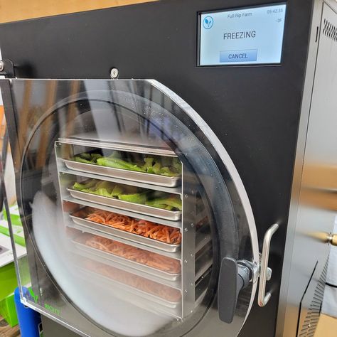 First Look: Harvest Right Freeze Dryer Review Harvest Right Freeze Dryer, Trail Food, Freeze Dryer, Freeze Drying Food, Prep Kitchen, Food Saver, Frozen Meals, Freeze Dried, Dry Goods