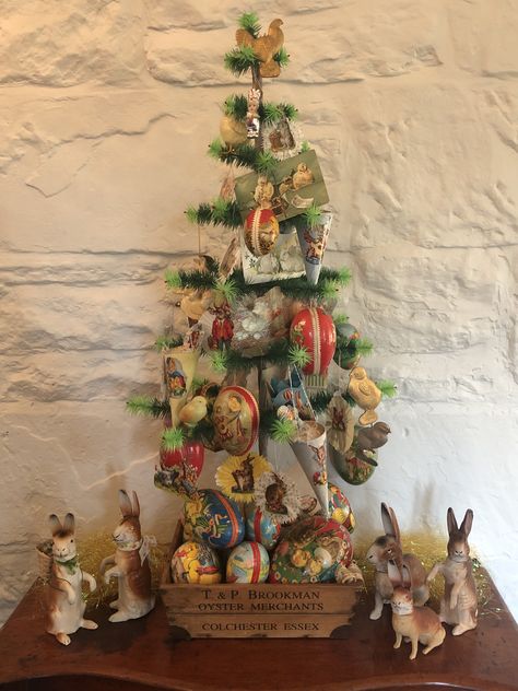 Victorian Easter Decorations, Easter Bottle Brush Tree, 80s Easter, Vintage Easter Decorations, German Easter, Victorian Easter, Vintage Easter Bunny, Naturally Dyed Easter Eggs, Vintage Easter Egg Diorama