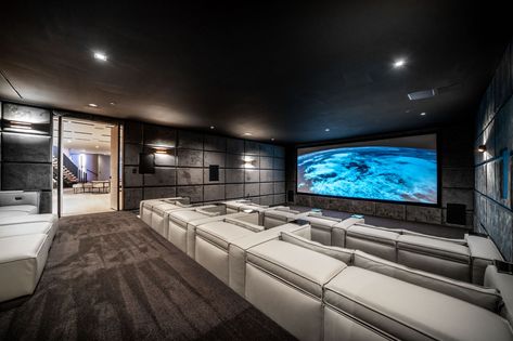 Small Home Theater Room Design, Small Home Theater Rooms, Bel Air Road, Oak Cladding, Bel Air Mansion, Theater Room Design, Mega Mansions, Home Theater Rooms, Home Theater Design