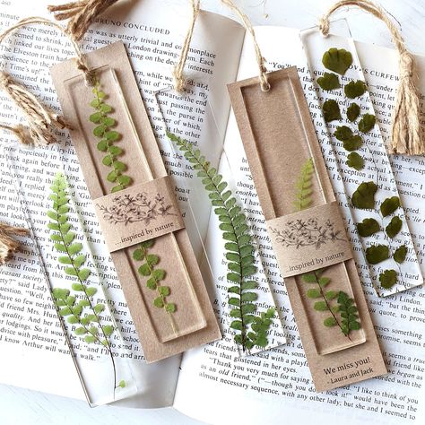 Resin Bookmark Ideas, Eco Gift Ideas, Wedding Bookmark, Blush Wedding Centerpieces, Book Club Gifts, Resin Bookmarks, Book Lover Gifts, Gifts Book, Convention Gifts