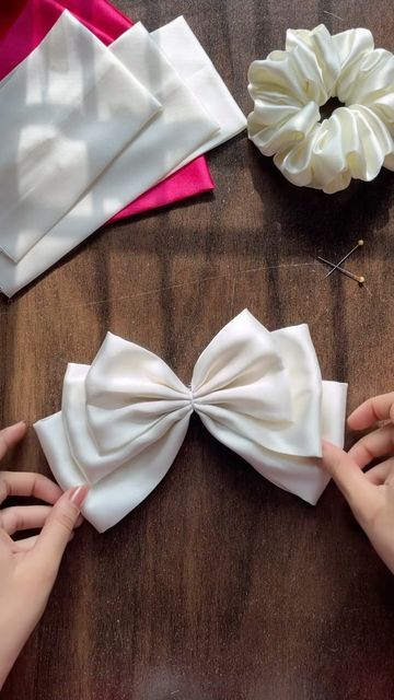 How To Make A Bow For Hair, How To Make Bow Hair Clips, How To Make A Hair Bow, How To Make Hair Bows, Scrunchie Business, Fabric Bow Tutorial, Bows For Hair, Diy Hair Accessories Tutorial, Bow Tie Tutorial