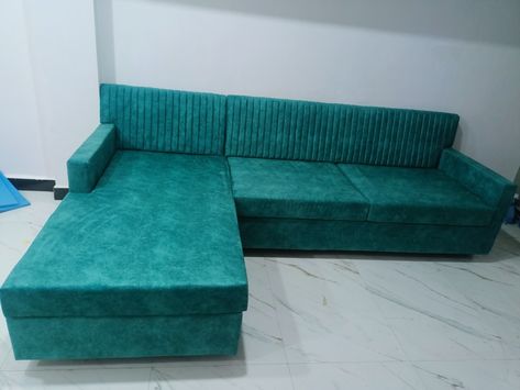 Sofa Cumbed Design, Velvet Sofa Living Room, Sofa Couch Design, Sofa Styles, Coffee Table Design Modern, Latest Sofa Designs, Luxury Sofa Design, Office Table Design, Fantasy Bedroom