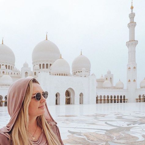 Tips for visiting the SHEIKH ZAYED GRAND MOSQUE in Abu Dhabi 🕌 ⠀⠀⠀⠀⠀⠀⠀⠀⠀ 1. The mosque opens 9am to 10pm most days, visit early or late to avoid the crowds. 2. Friday is holy day so the mosque doesn’t open to the public until 4:30 pm. 3. Avoid the holy month of Ramadan (it is crazy busy and they have reduced open hours). 4. The mosque is just over an hour drive from Dubai and 15 minutes from downtown Abu Dhabi. 5. It’s free to enter! 6. Dress appropriately. Ladies heads need to be covered and Emirates Palace, Louvre Abu Dhabi, Iceland Itinerary, Instagram Couples, Adventure Life, Famous Waterfalls, Sheikh Zayed Grand Mosque, Desert Safari, Sheikh Zayed