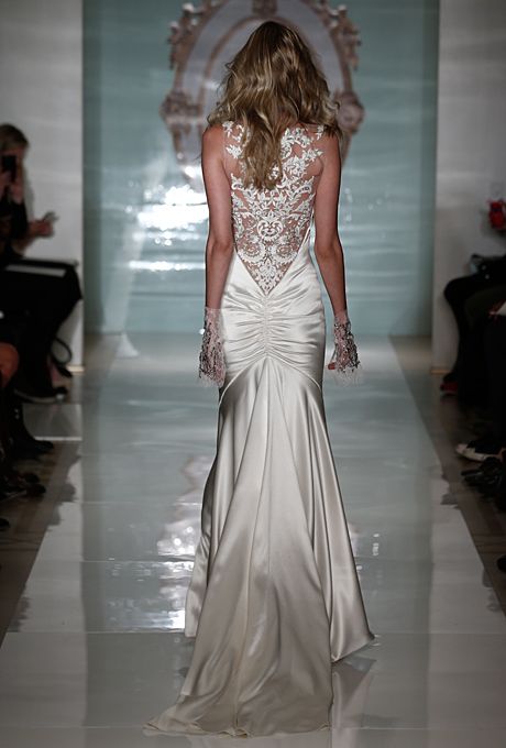 Reem Acra's Spring 2015 collection. Robes Glamour, Lace Wedding Dress With Sleeves, Reem Acra, 2015 Wedding Dresses, Back Wedding Dress, Wedding Dresses Satin, Gorgeous Wedding Dress, New Wedding Dresses, Summer Wedding Dress