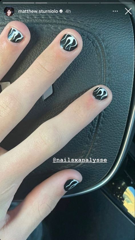 Matt Sturniolo Nails, Nails Retro, Nails Funky, Mens Nails, Retro Nails, Hippie Nails, Punk Nails, Matt Sturniolo, Star Nails