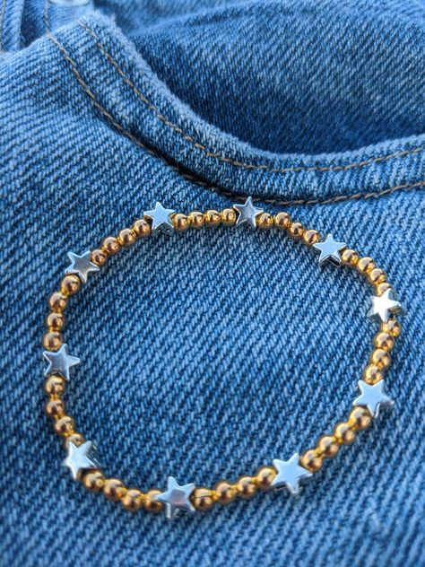 Star Beaded Bracelet, Bracelet Star, Mixed Metal Bracelets, Star Theme, Gold Beaded Bracelet, Beads Art, Small Bracelets, Friend Bracelets, Gold Bead Bracelets