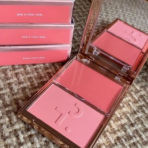 Patrick ta cute blush Patrick Ta Blush, Parfum Victoria's Secret, Doll Beauty, Flot Makeup, Patrick Ta, Makeup Bag Essentials, Makeup List, Inspiration Tattoos, Smink Inspiration