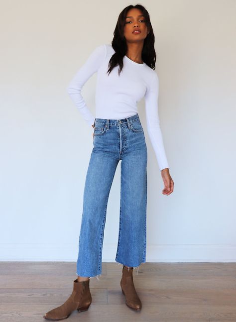 Denim Forum Farrah, Cuffed Jeans Outfit, Wide Leg Jean Outfits, Minimalist Fits, Flowy Pants Outfit, Post Baby Fashion, Wide Leg Trousers Outfit, Cropped Jeans Outfit, Wide Leg Jeans Outfit