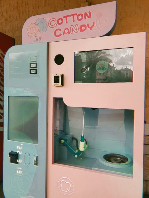 Cotton candy machine at the Florida mall Candy Shop Aesthetic, Dream Room Decor, Florida Mall, Shop Aesthetic, Aesthetic Pastel, Windows Xp, Candy Shop, Fashion Business, Room Aesthetic