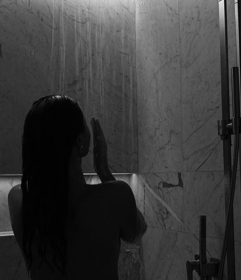 Shower Pic Aesthetic, Shower Astethic, Shower Aesthetic Girl, Shower Pic Ideas, Aesthetic Shower Pictures, Girls In Shower, Shower Aesthetic, Shower Pictures, Shower Pics