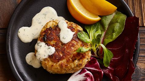 Ingredients and step-by-step recipe for Crab Cakes with Herbed Meyer Lemon Aioli. Find more gourmet recipes and meal ideas at The Fresh Market today! Healthy Southern Recipes, Healthy Crab Cakes, Recipe Cornbread, Crab Cake Recipes, Crab Dishes, Crab Cake Recipe, Mardi Gras Food, Crab Recipes, Tapenade