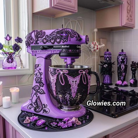 Purple Kitchen Ideas, Purple Kitchens, Purple Appliances, Purple Kitchen Designs, Purple Kitchen Accessories, Purple Goddess, Monique Lula, Goth Kitchen, Gothic Decor Bedroom