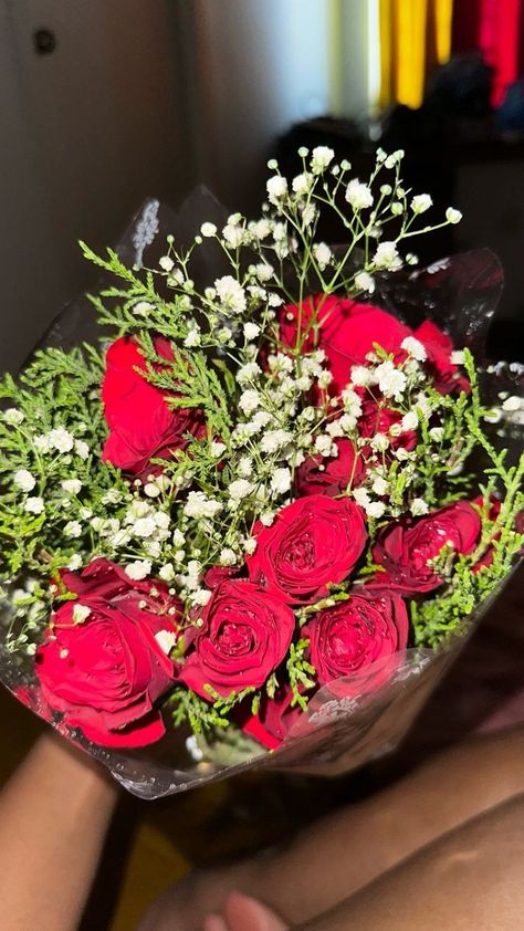 Flower Bouquet Real Pic, Fake Flowers Snap, Rose Pics Flowers, Fake Gift Snap, Rose Bouquet Snap, Flower Bouquet Instagram Story, Flowers Fake Snap, Rose Asthetics Photos, Flower Bouquet Snap