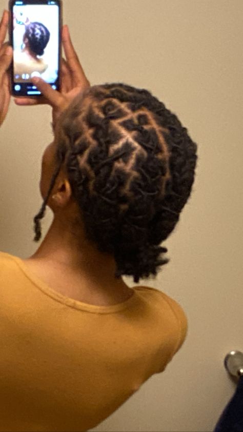 Short Dreadlocks Hairstyles, New Hair Cut Style, Dreads Short Hair, Course Hair, Natural Hair Stylists, Beautiful Dreadlocks, Short Locs Hairstyles, Starter Locs, Dreadlock Styles