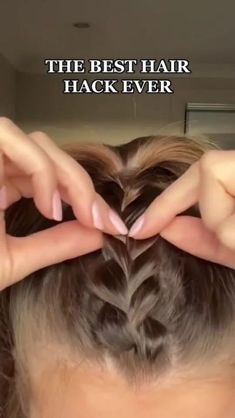 hairtutorial4you on Instagram: Awesome hair tutorial 👌👌👌 Follow us @hairtutorial4you Credit @bornwithstyle #tutorialhair #hairstylevideo #hairglamvideos… Fake Dutch Braid, Dutch Braid Hairstyles, Awesome Hair, Messy Hair, Braided Hairstyles Tutorials, Dutch Braid, Hair Dos, Messy Hairstyles, Hair Videos