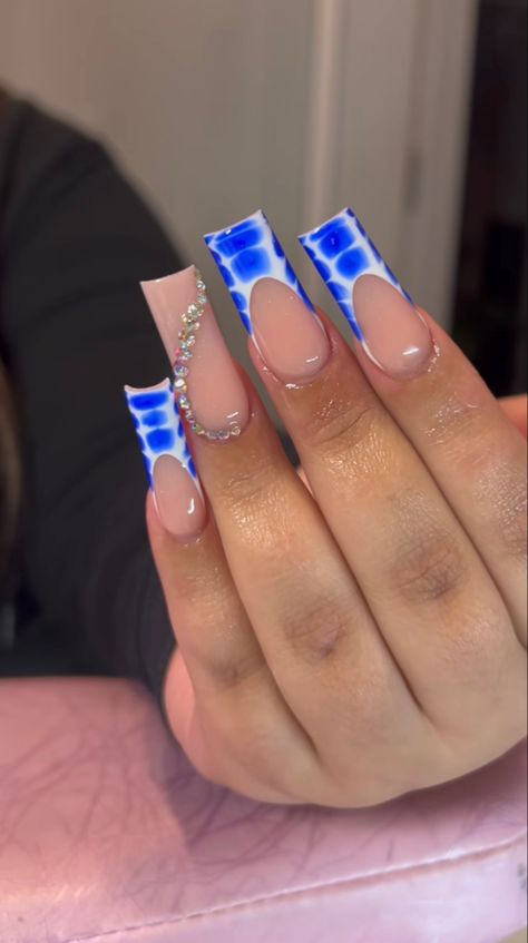 Classy Blue Nails Acrylic, Medium Length Nails Acrylic Square Blue, Short Blue Square Acrylic Nails, Blue Acrylic Short Nails, Blue Freestyle Acrylic Nails, Royal Blue Baddie Nails, Cute Blue Acrylic Nail Ideas, Nails Acrylic Designs Blue, Blue Bday Nails