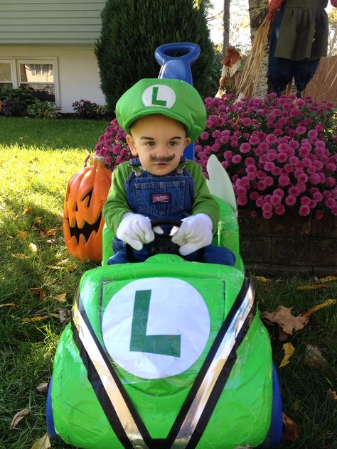 Homemade Mario Kart Costume, Mario Cart Halloween Wagon, Mario Kart Halloween Costume, Mario Cart Wheelchair Costume, Mario Kart Toad Costume, Mario Kart Stroller Costume, Mario Kart Halloween, Toad Costume Mario Kart, Princess Daisy Costume