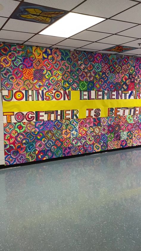 Collaborative Art Lessons Elementary, Elementary School Murals Collaborative Art Projects, Elementary Art Collaborative Projects, Back To School Collaborative Art, Collaborative Elementary Art Projects, Art Teacher Bulletin Board Ideas, Cassie Stephens Art Lessons, Collaborative Art Projects Elementary, Bright Invitations