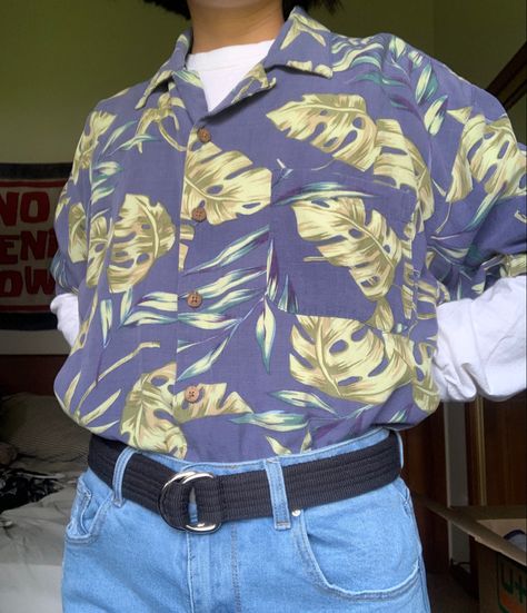 Funky Button Up Shirt Outfit, Hawaiian Shirt Outfit Mens Aesthetic, Hawaiian Shirt Aesthetic, Button Up Aesthetic, Vacation Dadcore, Hawian Shirt, Boy Tiktok, Aesthetic Clothes Men, Hawaiian Shirt Outfit