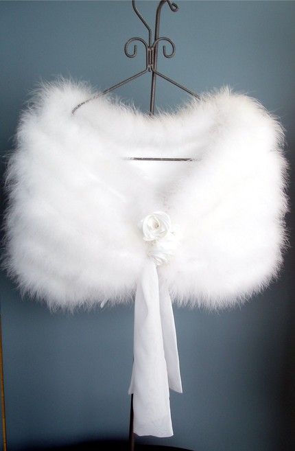 Feather Cuffs, Dressing Gowns, Wedding Wraps, Spring Steel, White Fur, Fur Fashion, Print Hoodie, Winter Fashion Outfits, Teen Fashion Outfits