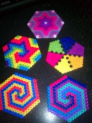 *COOL* Perler Bead Hexagons - Earrings, Ornaments, Gift Tags, Key chain, gift bags, party favors Hamma Beads Ideas, Melty Bead Patterns, Pearl Beads Pattern, Easy Perler Beads Ideas, Fusion Beads, Hama Beads Design, Perler Bead Designs, Perler Bead Templates, Perler Crafts