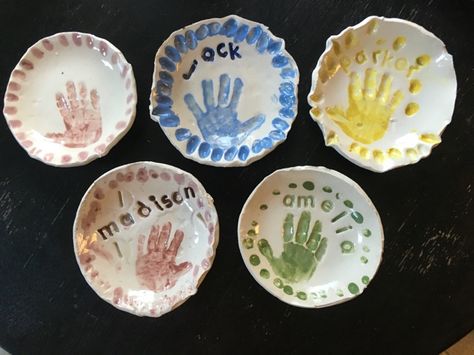 This was a really fun project that had great results! These were created by 3-5 year olds with their parents' help. These would make grea... Playschool Ideas, Beginner Clay Projects, Potters Hands, Pottery Ideas For Beginners, Clay Handprint, Baby Handprint Crafts, Ocean Commotion, The Potter's Hand, Clay Lesson