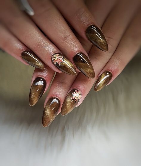 Nail Designs For 2023, Classy Almond Nails, Red Nail Art Designs, Cute Summer Nail Designs, Eye Nail Art, Summer Nail Designs, Gold Glitter Nails, Nail Art Designs Videos, Pearl Nails