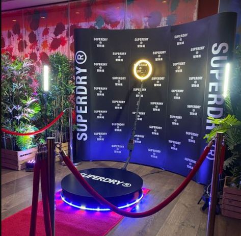 Luxury Corporate Event Decor, Stage Set Up Events, 360 Photobooth Ideas, Event Stand Design, Corporate Event Stage Design Ideas, 360 Photo Booth Ideas, 360 Degree Photo Booth, Simple Stage Design, Events Booth