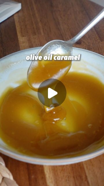 Maya // vegan recipes on Instagram: "OLIVE OIL CARAMEL 😮‍💨

This is what you wanna put on top of your ice cream! 🍦 
RECIPE (6 servings, 5min prep time):
-60ml olive oil
-60ml COLD maple syrup or agave
-a pinch of salt
Mix until emulsified.
Use like caramel and store in the fridge up to 7 days.
-
OLIVENÖL-KARAMELL 😮‍💨

Das ist was du auf dein Vanille Eis packen solltest!🍦
REZEPT (6 Portionen, 5 Minuten Zubereitungszeit):
-60 ml Olivenöl
-60 ml KALTER Ahornsirup oder Agavensirup
-eine Prise Salz
Mischen, bis es emulgiert ist.
Wie Karamell verwenden und bis zu 7 Tage im Kühlschrank aufbewahren.
#veganfood #easyrecipes #easyveganrecipes #quickrecipes" Olive Oil Caramel, Olive Oil Maple Syrup Caramel, Salted Caramel Simple Syrup, Vanilla Ice Cream With Olive Oil And Salt, Ice Cream Olive Oil Sea Salt, Caramel Sea Salt, Vegan For A Week, Vegan Recepies, Plant Based Cookbook