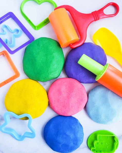 Easy No-Cook DIY Playdough - Little Eats & Things Monster Smash Cakes, Play Doh Activities, Easy Playdough Recipe, Cooked Playdough, Diy Playdough, Smash Cakes, Cake Kids, Mickey Mouse Parties, Playdough Recipe