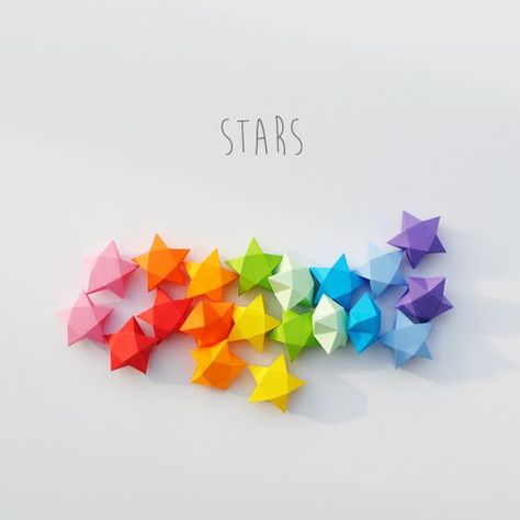 Rainbow | Arc-en-ciel | Arcobaleno | レインボー | Regenbogen | Радуга | Colours | Texture | Style | Form | Handmade Craft Ideas, Folded Paper Stars, Origami Lucky Star, Star Template, Papercraft Templates, Origami Stars, Paper Stars, Paper Folding, A Craft