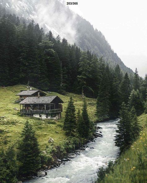 Tyrol Austria, Landscape Forest, Forest House, Alam Yang Indah, Cabins In The Woods, Nature Aesthetic, Pretty Places, Beautiful World, Beautiful Landscapes