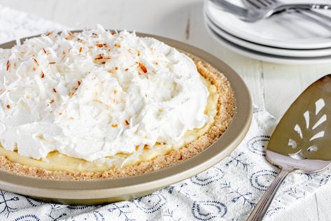 Coconut Cream Pie with Vanilla Wafer Crust Vanilla Wafer Crust, Coconut Cream Pie Recipes, Vanilla Wafer, Chocolate Wafer, Cream Pie Recipes, Coconut Cream Pie, Refreshing Desserts, Banana Cream Pie, Banana Coconut