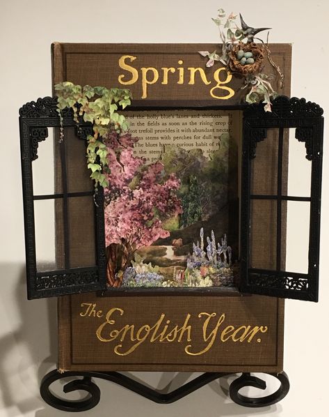 Mading Sejarah, Spring Diorama, Book Diorama, School Objects, Presentation Ideas For School, Book Art Sculptures, Creative School Project Ideas, School Creative, Altered Book Art