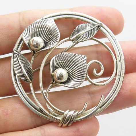 Contemporary Jewelry Design, Metalsmithing Jewelry, Gold Rings Fashion, Antique Brooches, Sterling Silver Brooch, Leaf Jewelry, Silver Pin, Silver Brooch, Pendant Set