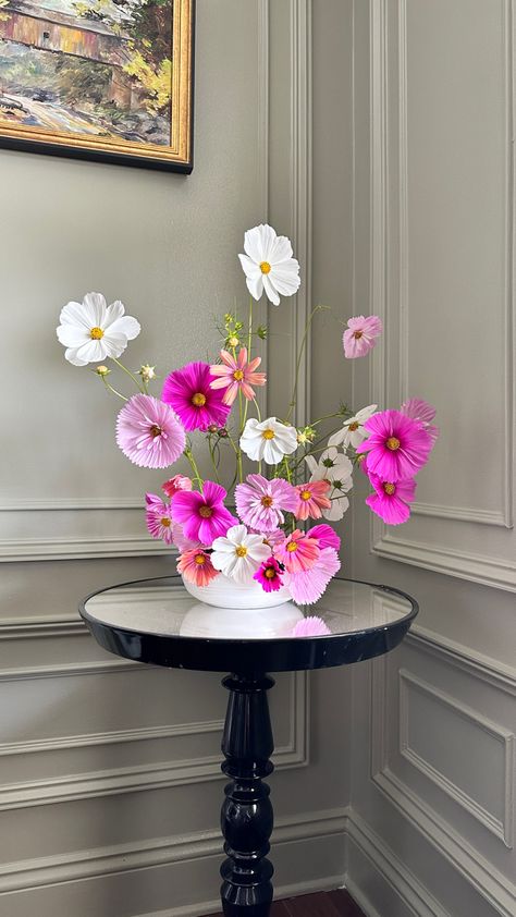 Bright pink flower display on a table. Cosmos Flower Arrangement, Cosmos Flower Bouquet, Cosmo Bouquet, Cosmos Bouquet, Cosmo Flowers, Cosmo Flower, Garden Goals, Cosmos Flowers, Sparks Joy