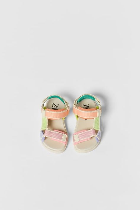 Discover great products at the best prices at Dealmoon. Zara BABY/ MULTI-COLORED SANDALS. Price:$39.90 at Zara Zara Kids Shoes, Zara Baby Girl, Zara Baby, Zara Kids, New Baby Girls, Girls Sandals, Kids Sandals