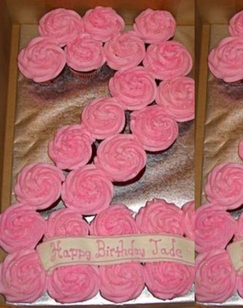 Age displayed with cupcakes and "happy Birthday" banner! Number 2 Cupcake Cake, 2 Cupcake Cake, Shaped Cupcakes, Cupcakes Flores, Cake Number, Mermaid Cupcakes, Pull Apart Cupcakes, Cupcake Birthday Cake, 2 Birthday Cake