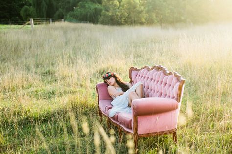 http://sweetbirdyouth.blogspot.com.au/ Pink Velvet Couch, Senior Photoshoot Poses, Pink Couch, Velvet Couch, Outdoor Couch, Bohemian Summer, Outdoor Photoshoot, Outdoor Photos, Photoshoot Inspiration