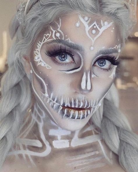 Makijaż Sugar Skull, Sugar Skull Halloween Makeup, Skull Halloween Makeup, Aesthetic Skull, Makeup Looks Ideas, Halloween Makeup Sugar Skull, Make Up Diy, Makeup Clown, Halloween Make-up Looks