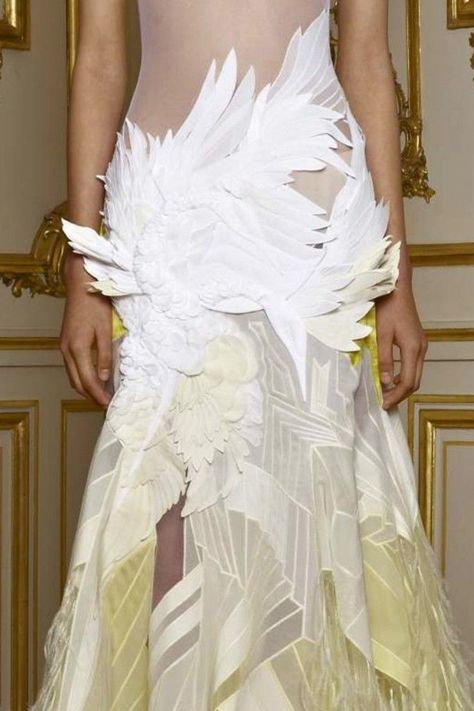 Givenchy Couture, Ellie Saab, Couture Details, Mellow Yellow, Gorgeous Gowns, Fashion Details, Couture Fashion, Runway Fashion, White Formal Dress