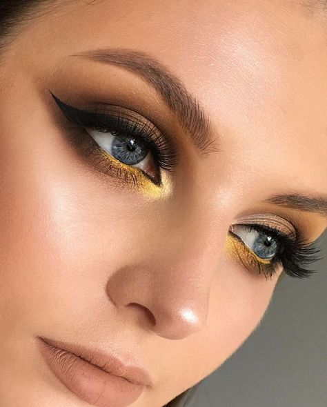 Make Up Color, Grey Eye Makeup, Make Up Gold, Eyeliner Designs, Shimmer Eye Makeup, Silver Eyeshadow, Bright Eye Makeup, Yellow Makeup, Eye Makeup Ideas