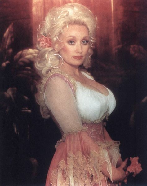 The Stunning Transformation Of Dolly Parton Dolly Parton Costume, Dolly Parton Pictures, Hello Dolly, Dolly Parton, Up Girl, Beautiful People, Blonde Hair, A Woman, Star Wars