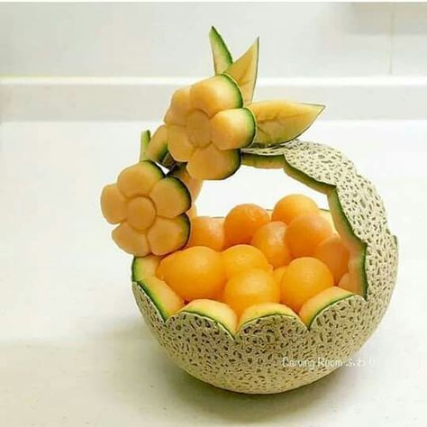 Fruit Platter Ideas Party, Edible Fruit Arrangements, Fruit Buffet, Deco Fruit, Fruits Decoration, Fruit Creations, Fruit Platter Designs, Decorações Com Comidas, Food Sculpture