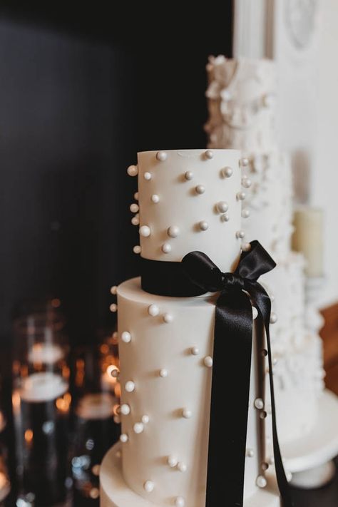 Wedding Cake or Sweet Treats | Thicket Priory Black And White Wedding Cake, Wedding Cake Pearls, Monochrome Weddings, Black And White Wedding Theme, Black White Parties, Black Wedding Cakes, White Wedding Theme, White Wedding Cakes, Modern Wedding Cake