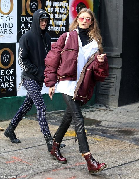 Stylish siblings: The clothes horse stepped out with brother Anwar in Manhattan... Sepatu Docmart, Red Docs, Marten Outfit, Red Doc Martens, Martens Outfit, Gigi Hadid Street Style, Dr Martens Outfit, Trajes Kylie Jenner, Doc Martens Style