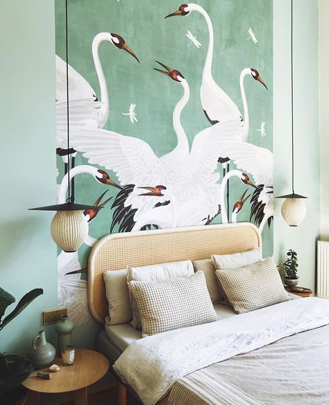 Green bedroom with Gucci green Heron wallpaper and cane headboard on Thou Swell #bedroom #bedroomdesign #interiordesign #heronwallpaper #gucciwallpaper #gucci Fresh Bedroom, Sage Green Bedroom, Interior Vintage, Study Design, Wallpaper Pastel, 자수 디자인, Wallpaper Vintage, Design Del Prodotto, Bedroom Green